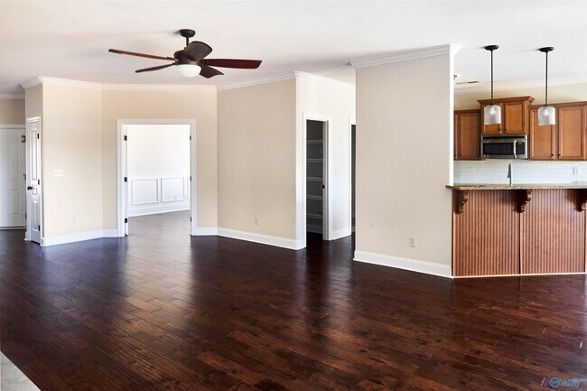 Photo - 115 Somer Creek Ln