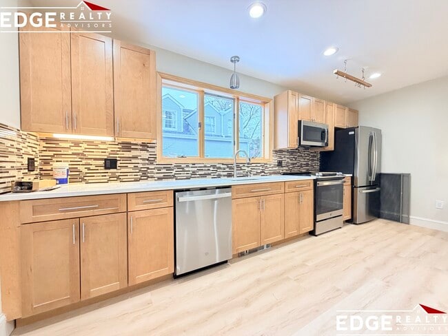 Building Photo - 46 Shannon St Unit 2