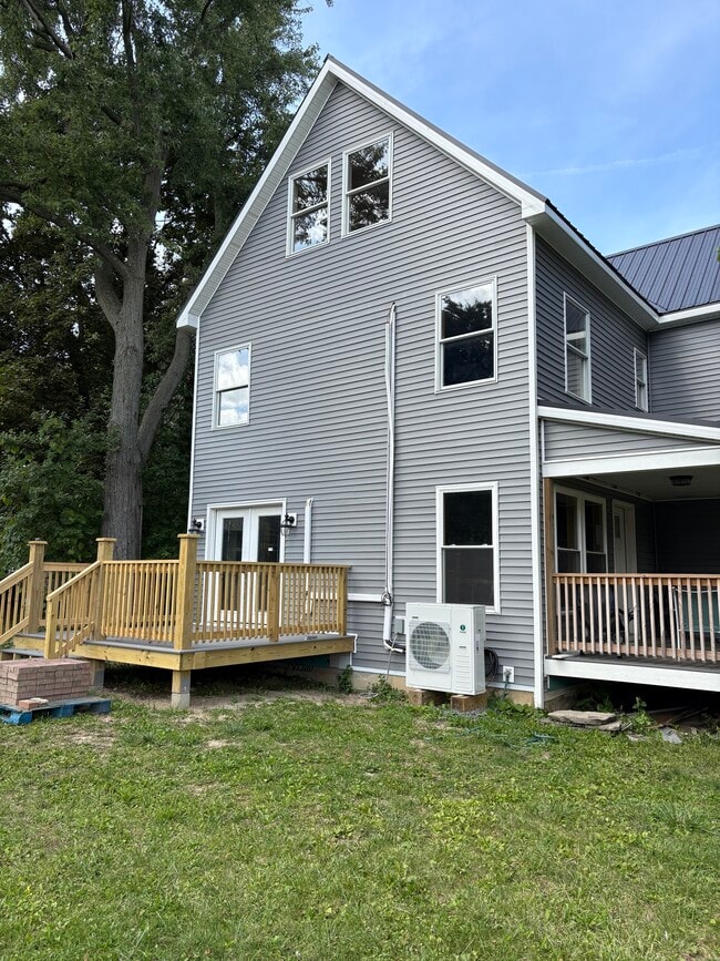 Photo - 8406 Leroy St