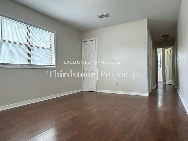 Photo - 1173 W 27th St