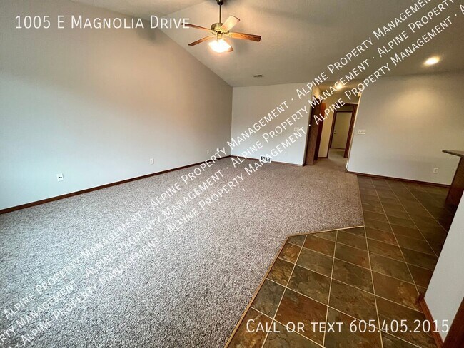 Photo - 1005 Magnolia Dr