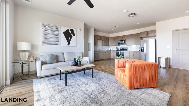 Building Photo - 300 E Fremont Pl