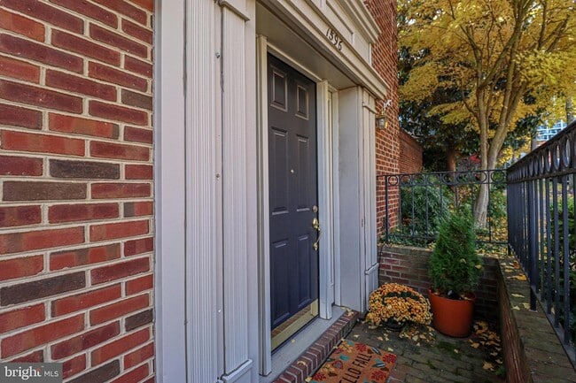 Photo - 1596 N Colonial Terrace