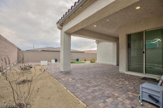 689 Monteverdi Peak St