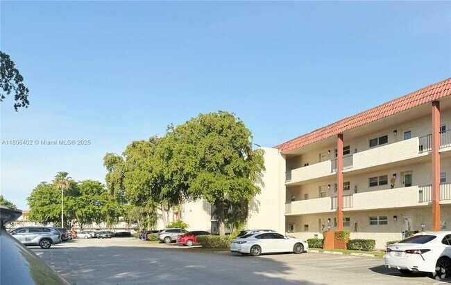Building Photo - 9820 S Hollybrook Lake Dr Unit 202 Rental