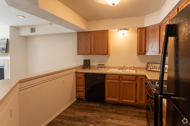 1 BR 1 BA 550 SF - Persimmon Square Apartments