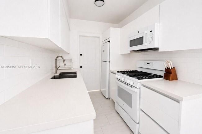 815 W 39th St Unit 3