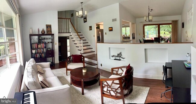 Building Photo - 9808 Forest Grove Dr