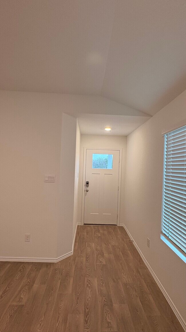 Photo - 316 Constanza Trl