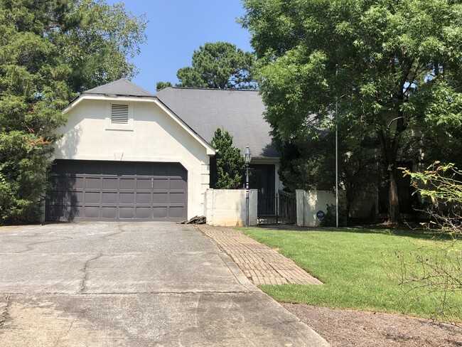 Building Photo - 661 Longbow Ct