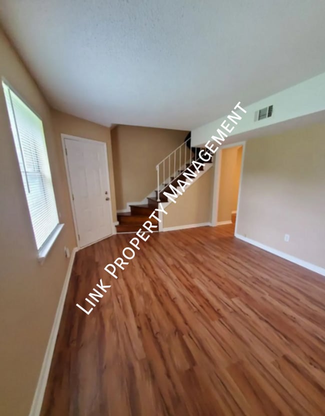 Photo - 4911 Marylin Ln