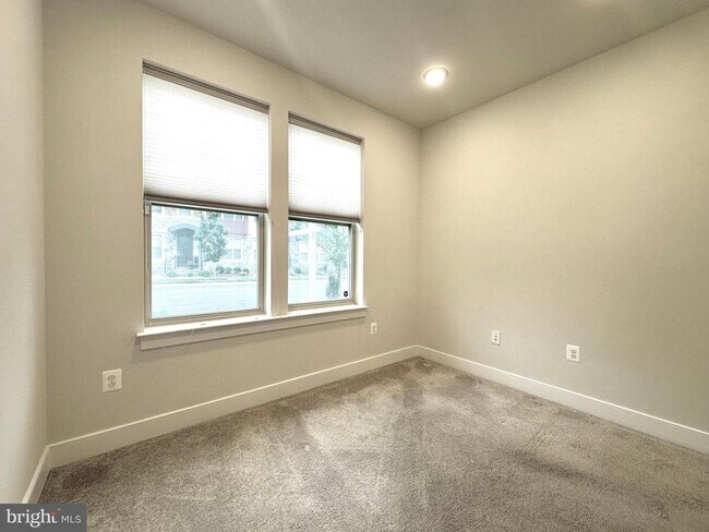 Photo - 1009 Rockwell Ave