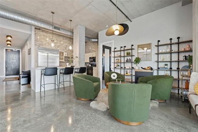 Photo - 800 W 5th St Unit 501