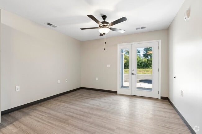 2BR, 1BA - 833SF -Living Room