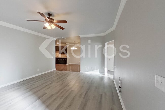 Photo - 7110 Mosley St