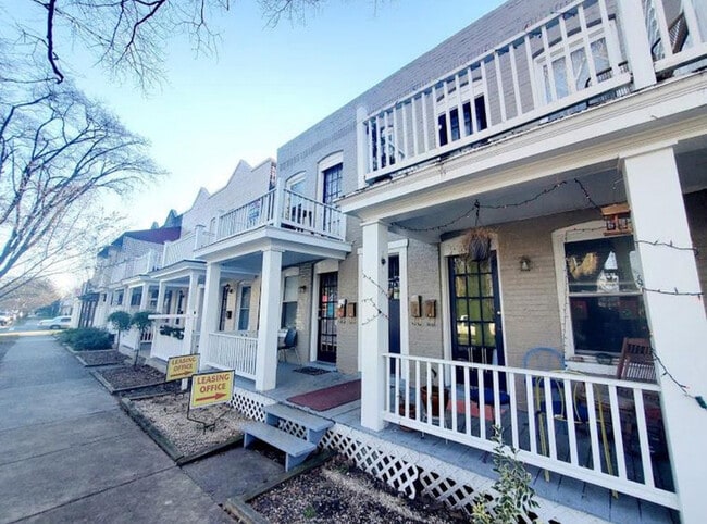 Photo - 3209 Ellwood Ave Casa