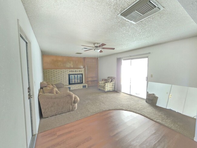 440 Cheyenne Cir