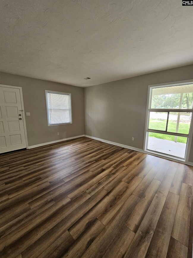 Photo - 3801 Water St