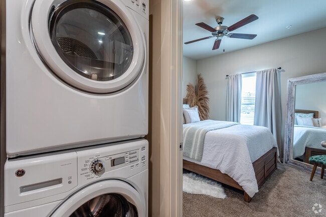 1BR, 1BA - 794 SF