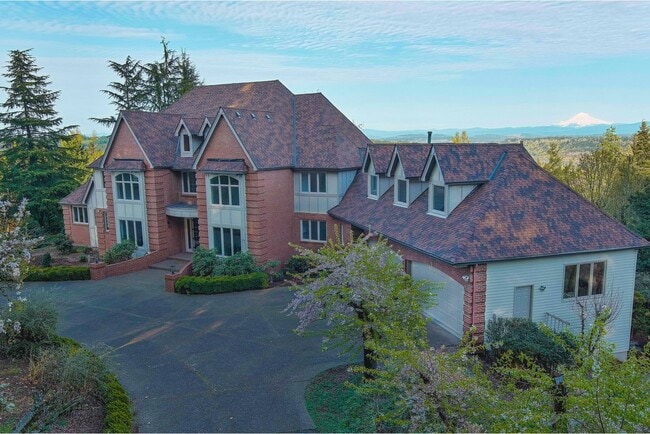 Photo - Pete’s Mountain Estate with Mountain Views