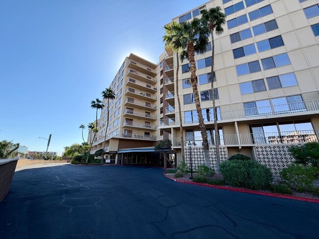 Photo - Gorgeous 2bedroom with amazing city views!