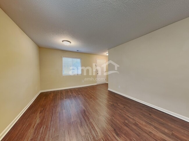 Photo - 3345 Wiliton Way