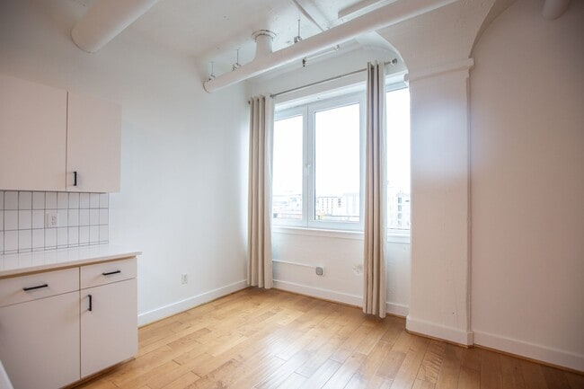 Photo - North Block Condo Available- Fully Remodeled Studio ! Unit 603