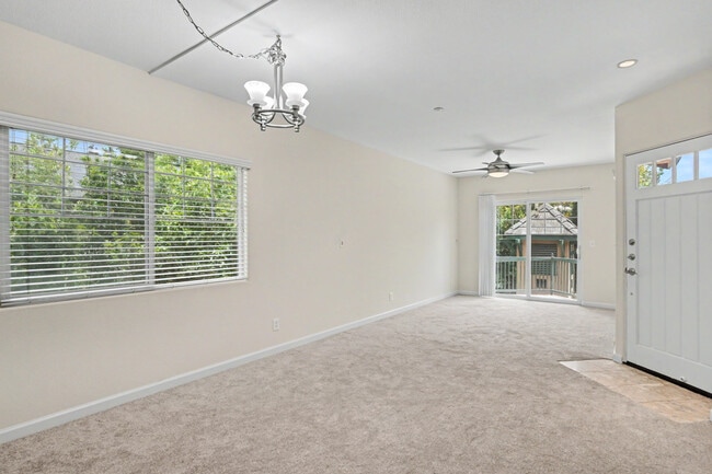 Photo - 808 Lenzen Ave