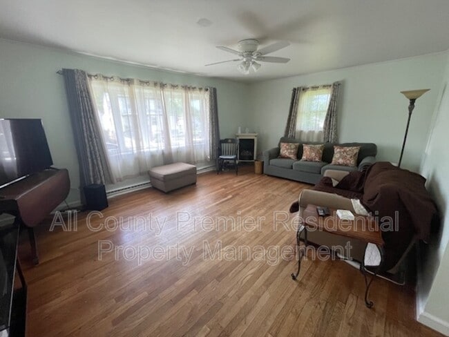 Photo - 130 Hazel Ave