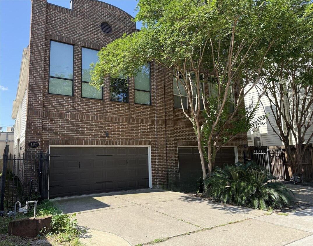 Photo - 5237 Center St (Houston, TX)