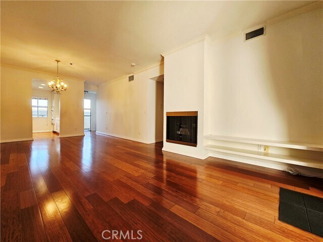 Photo - 156 S Oak Knoll Ave Unidad 209