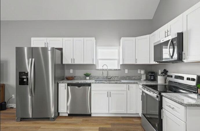 Photo - 2825 Macpherson Ave