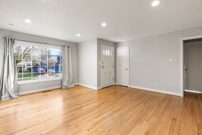 Photo - 4317 SE Lexington St