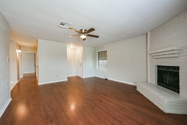 Photo - 4655 Orange Cir S House