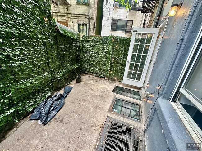 Photo - 562 Hudson St Apartment Unit 2
