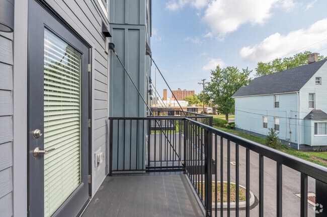 2BR, 1.5BA - Townhouse - 1,356SF - Balcony