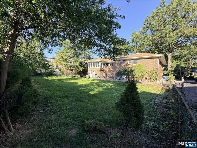 1069 Palisade Ave