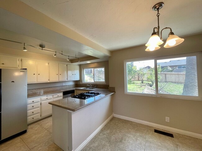 Photo - Beautiful 4B/2.5BA House in Oceanside w/ Attached Garage & W/D!