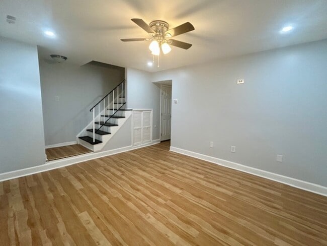 Photo - 6466 Mt Vernon Ln