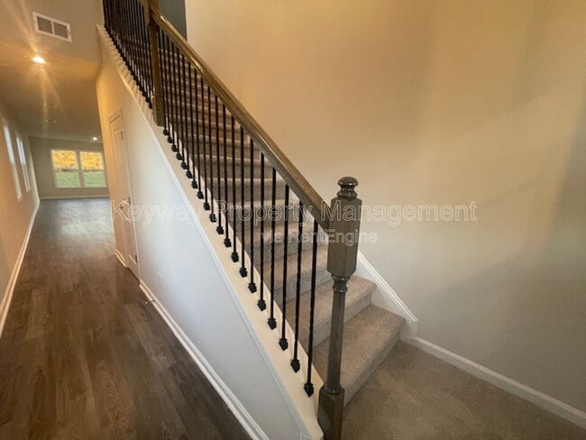 Photo - 810 Manitou Cir