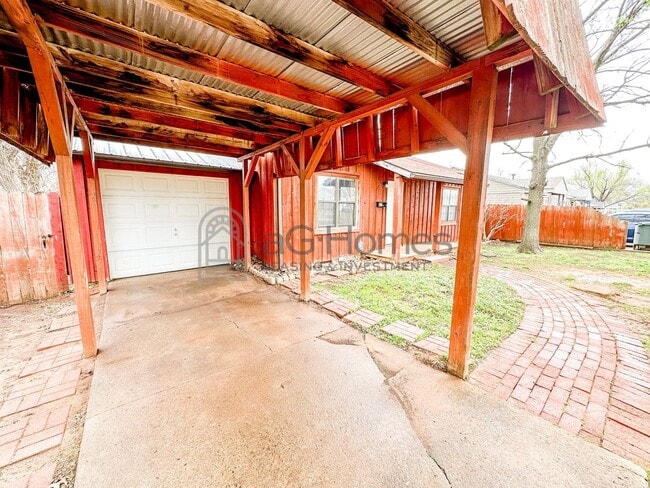 Photo - 2212 Doris Ave