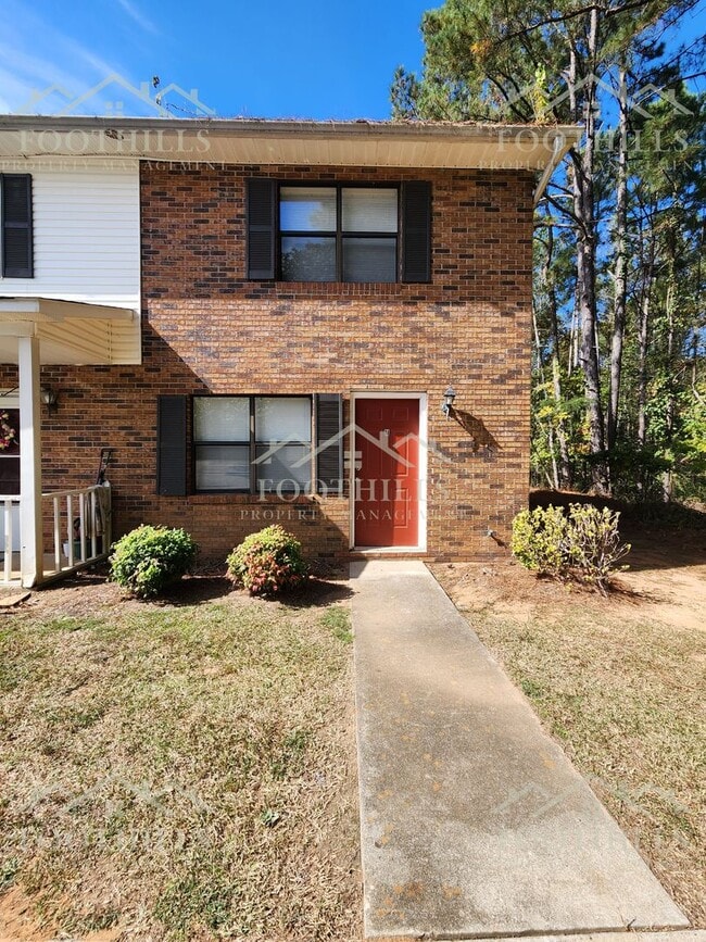 Photo - Modern 2-Bedroom Townhouse Near Anderson U...
