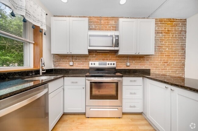 Building Photo - 46 Medford St Unit 2 Rental