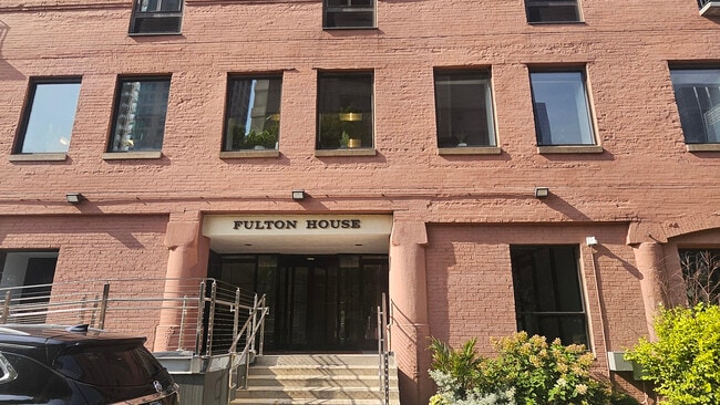 Building Photo - 345 N Canal St Unit 1205 Rental