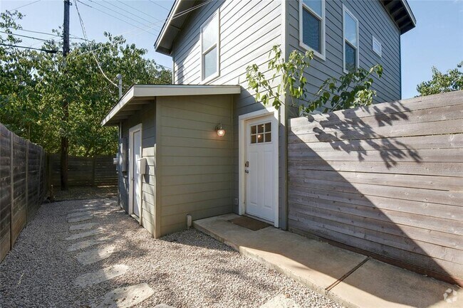 Building Photo - 4805 Brighton Rd Rental