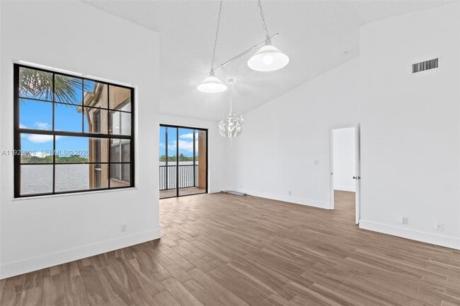 Photo - 15569 N Miami Lakeway Unit 205-16