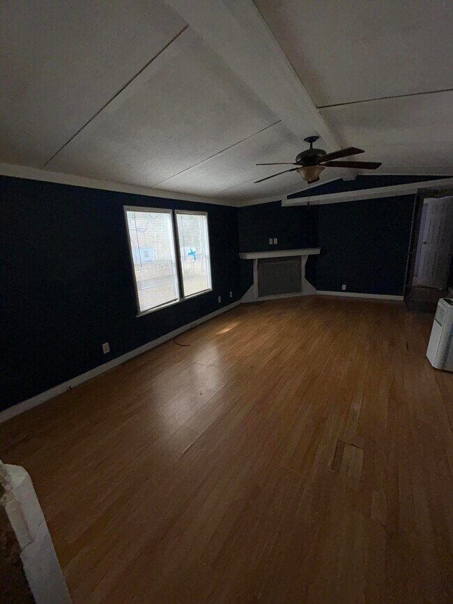 Photo - 358 Goodwin Rd