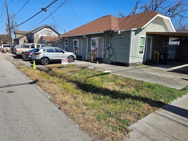 Building Photo - 7501 Hillsboro St Unit 1