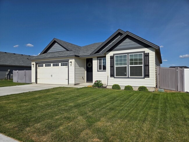 Newer 3-Bed, 2-Bath home in Quincy, WA! - Newer 3-Bed, 2-Bath home in Quincy, WA!