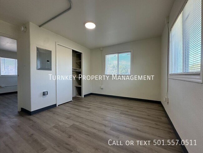 Photo - 904 W 25th St Unit 2